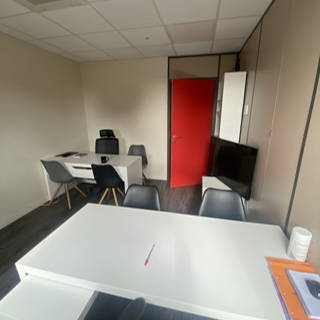 Bureau privé 14 m² 4 postes Coworking Rue Marcel Mérieux Lyon 69007 - photo 2